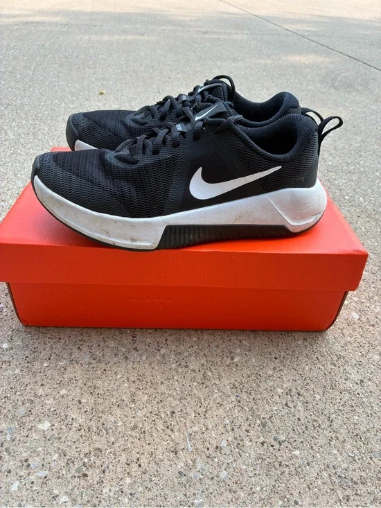 Nike Women’s Black and White Training Shoes