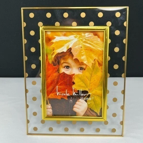 Nicole Miller ‘Gold Polkadots’ picture frame. 4 x 6”. NWT.