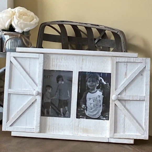 NEW!! Shabby Chic Cottage Distressed White Farmhouse Wood Barn Door Photo Frame