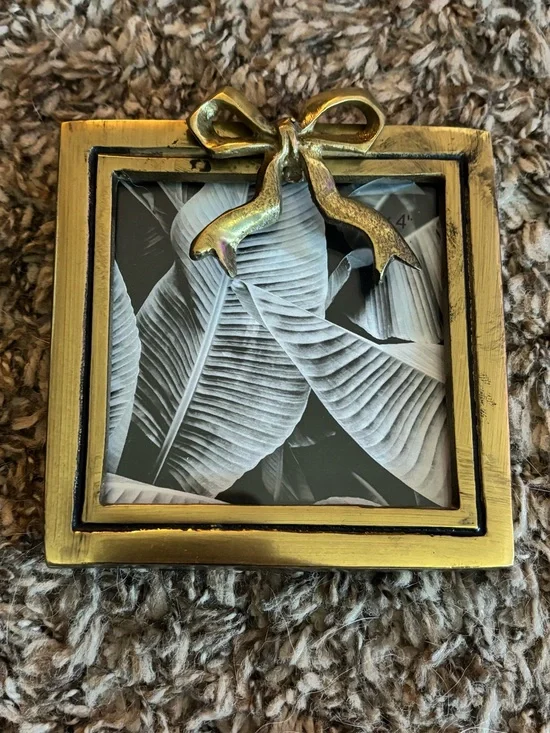 Gold Bow Picture Frame