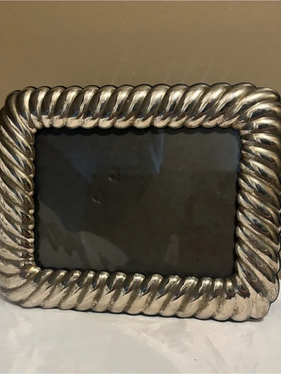 Silver Toned Wavy -Edge Photo Frame