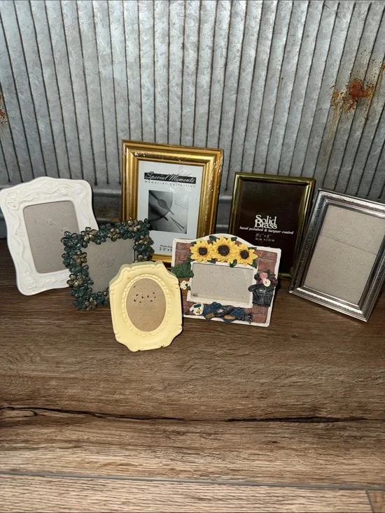 Decorative Picture Frames Vintage and new! Assorted smaller sizes.