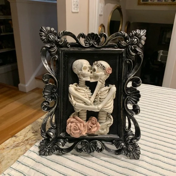 Halloween Gothic Embracing Skeleton Couple Portrait Frame