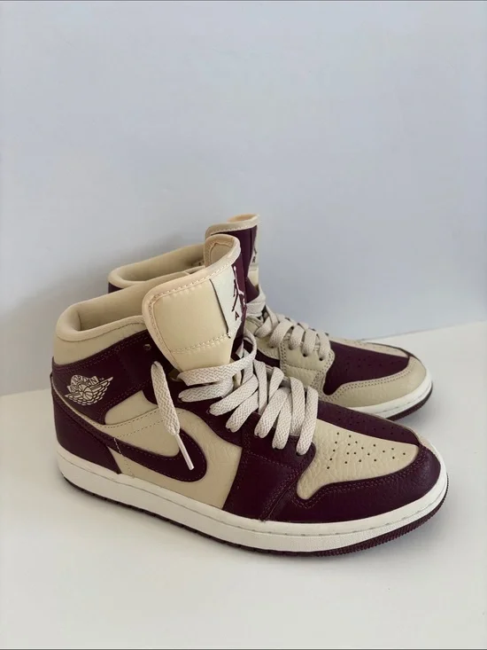 Jordan 1 Mid SE Split Beach Cherrywood (cream burgundy) never worn