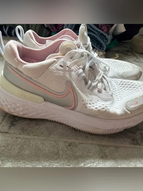Nike Women's White and Pink Running Sneakers