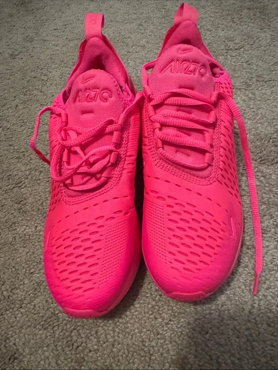 Nike Women’s Air Max 270 in Vibrant Hot Pink