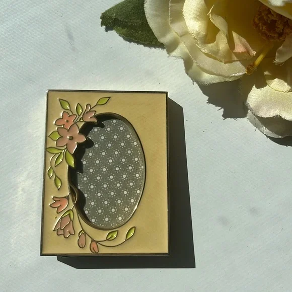 Tiny Vintage Floral Frame