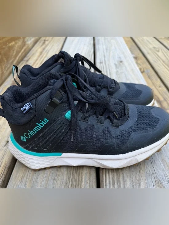 Columbia Waterproof Women's Black with Teal Trail Running Shoe 6.5
