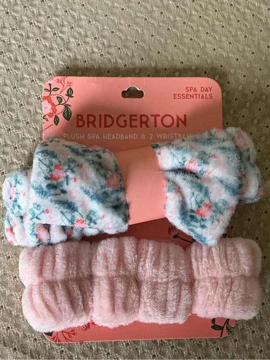 Bridgerton Plush Spa Headband & 2 Wristbands NWT