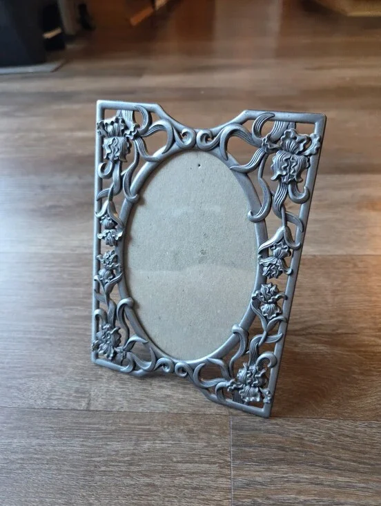 Vintage Pewter Silver Tone Ornate Iris Flower Picture Frame with Oval Setting