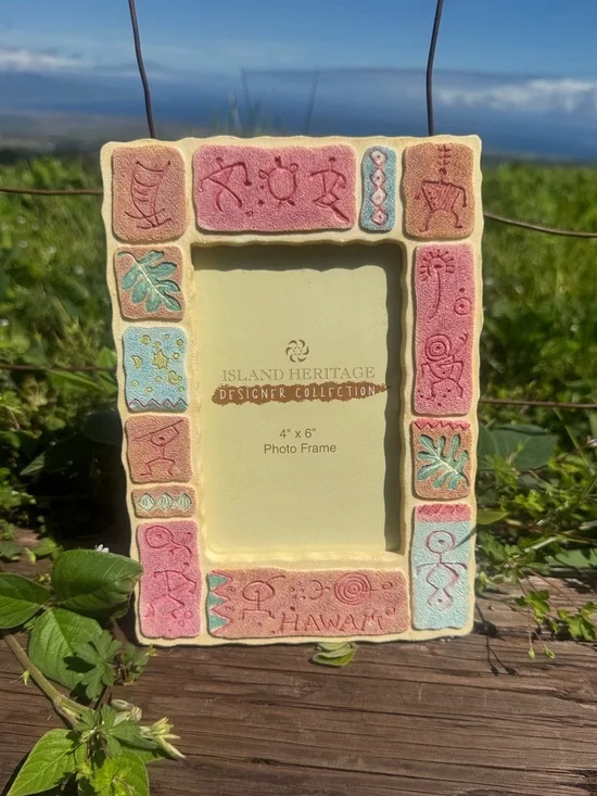 New Island Heritage Hawaiian petroglyphnature motifs Tropical Picture Frame