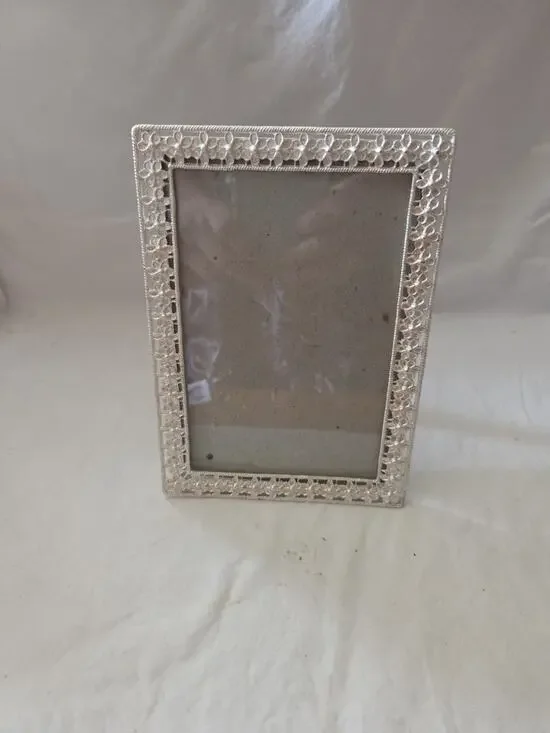 Pewter Floral 4 X 6 Picture Frame