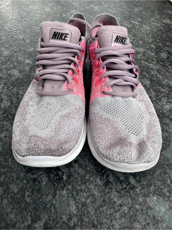 Nike Women's Flyknit Trainers - Lavender with Pink Accents