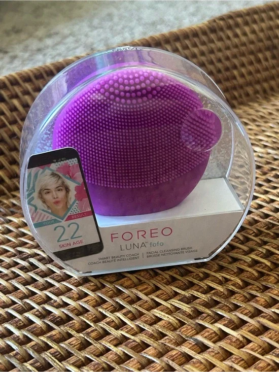 Foreo Luna Fofo Smart Facial Cleansing Brush Purple