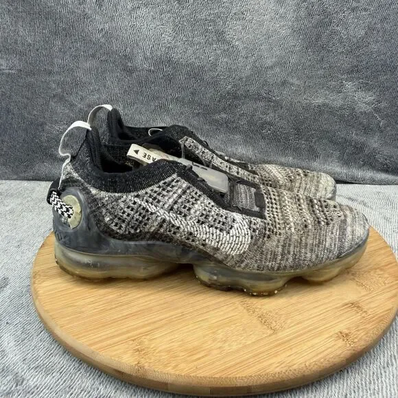 Nike Air VaporMax 2021 Flyknit Shoes Womens Size 9.5 Gray Sneakers CT1933-002