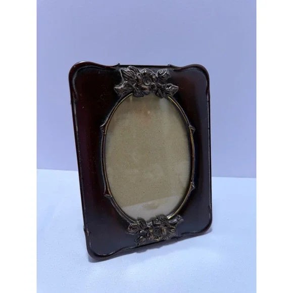 Vintage Dark Wood Grain Floral Oval Picture Frame Bronze Accents 5x7 Tabletop
