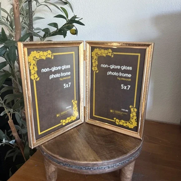 Intercraft Gold Metal Double Hinged 5x7 Photo Frame Non-Glare Glass 1151-H2