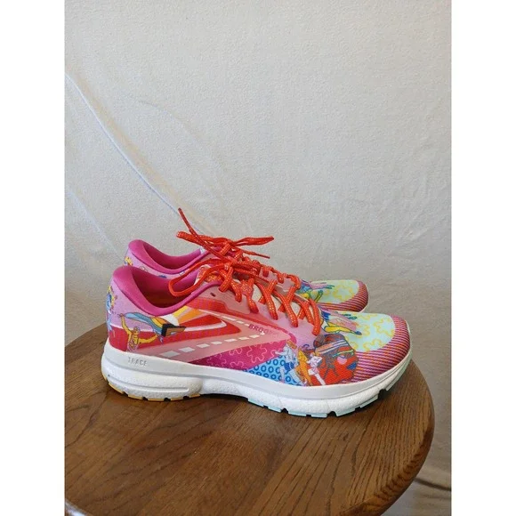 Brooks trace 3 womens 10.5 pride LGBTQ running shoes