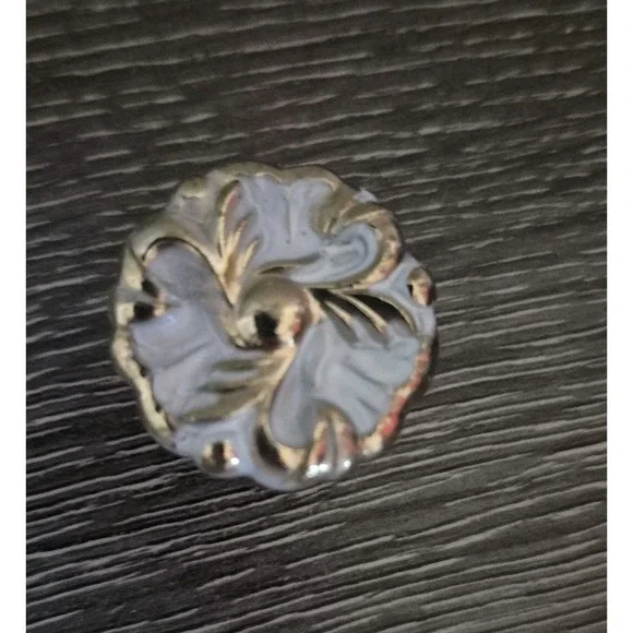 1960 KBC White And gold flower Knobs Cabinet Or Drawer Knob Pat No 188509