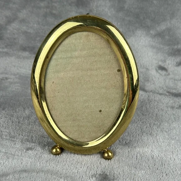 Vintage Brass Oval Picture Frame ~3.5x5 in Small Tabletop Easel Back Ball Feet