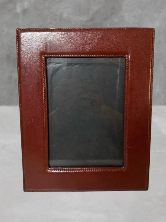 LEATHER PICTURE FRAME FITS 5X7