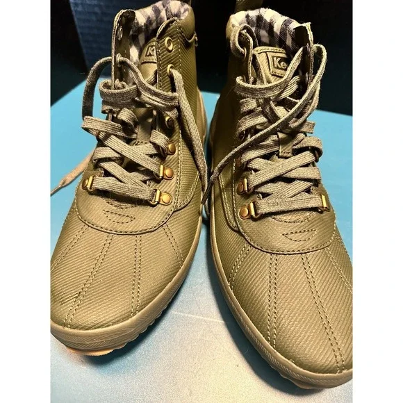 Kids women‎ shoes size 10 Olive Green High Top Shoe Boot Never Worn