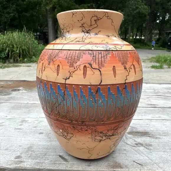 Navajo Horsehair Pottery Vase Hand Etched Native American Southwest Signed