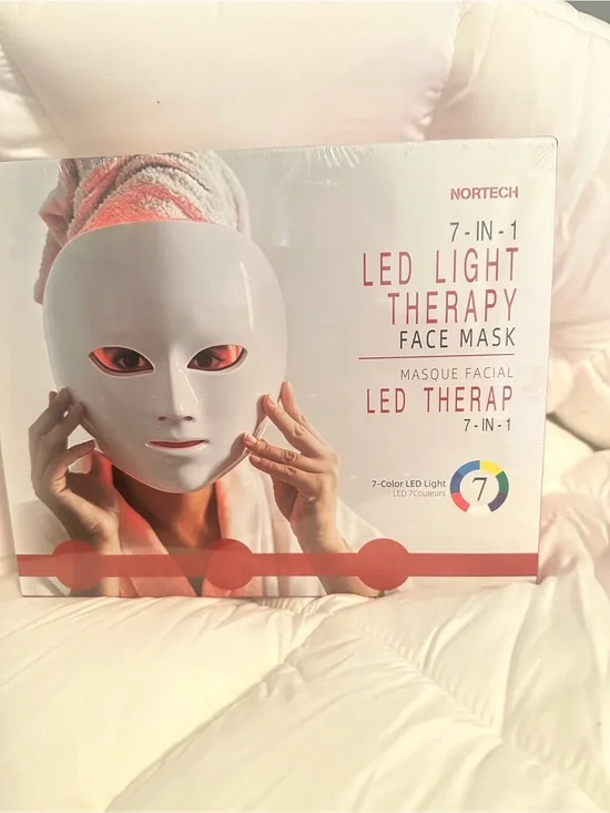 Nortech NWT 7-in-1 LED Light Therapy Face Mask Skin Rejuvenation Set SP-1100
