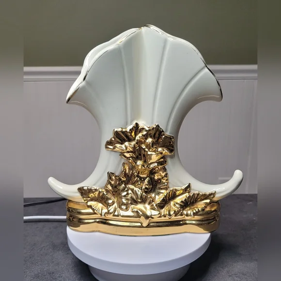 MCM Double Horn TV Topper 8