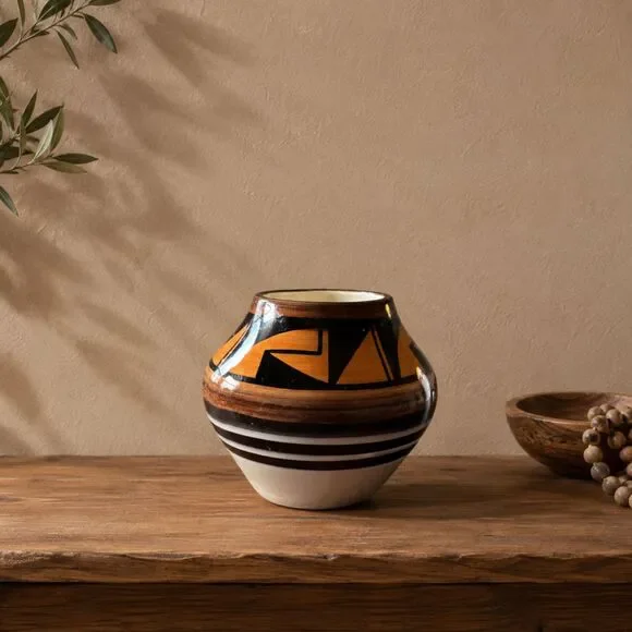 UTE Mountain Tribe Native American Pottery Jar Signed UMT Handmade Geometric