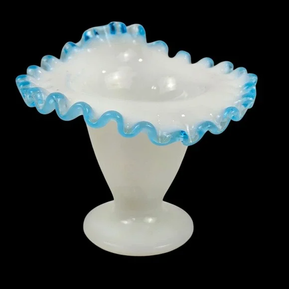 Vintage Fenton Milk Glass Ruffled Fan Edge Aqua Blue Crest Bud Vase MINT COND