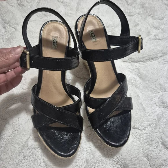 UGG Black Espadrille Wedges-patent Leather ...SIZE:8.5