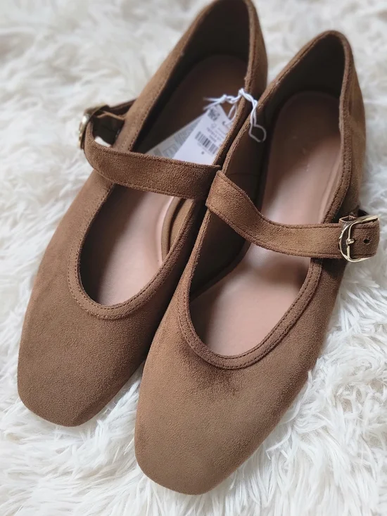 NWT Women’s Brown Suede Mary Jane Flats with Buckle Strap