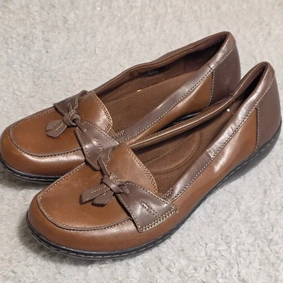Clarks Collection Women's‎ Brown Leather Tassel Micro Wedge  Loafer Shoes 9M New