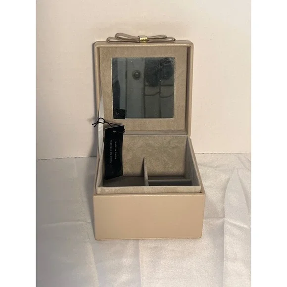 Rachel Zoe Beige Faux Leather Bow Jewelry Organizer‎ Box With Mirror
