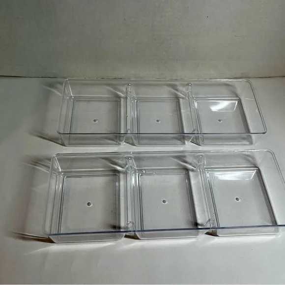 PAIR OF 3 SQUARE CUBE HEAVY PLASTIC TRAYS (MINT CONDITION)