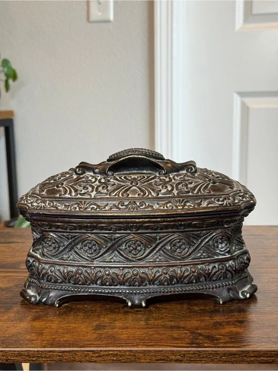 Vintage Lauren Hancock Home Ornate Chalkware Jewelry Casket Trinket Box