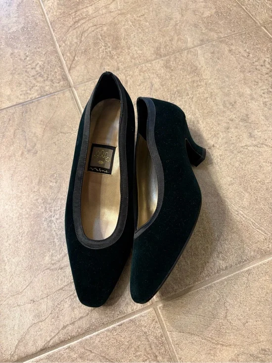 Vintage Nina Shoes Emerald Green Velvet Heels Size 6