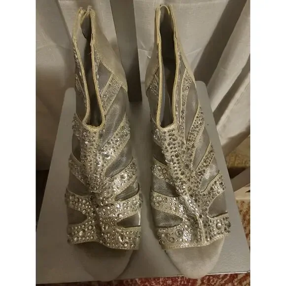 Silver Heels Size 8W | Sparkle Zipper Back‎ Wedge | Joan Boyce