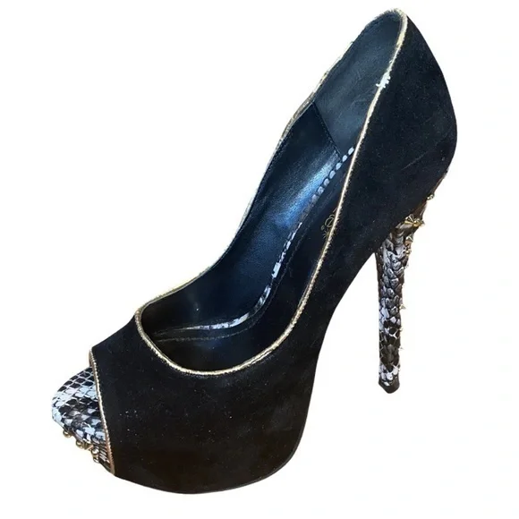 Shoedazzle Women’s Stilettos with spikes snakeskin