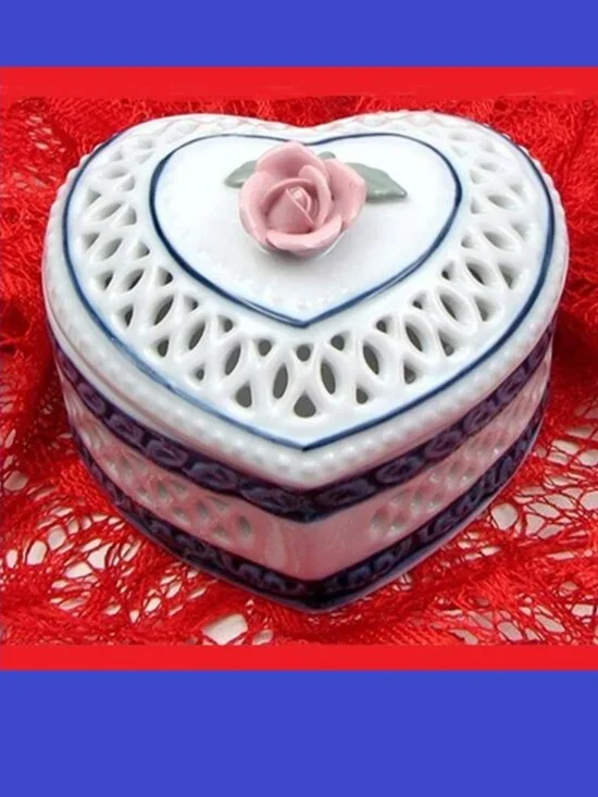 Woven Porcelain Heart Trinket Box with Pink Rose on Top 4