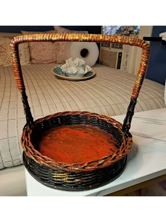 Vintage Rustic Country Handwoven Worn Paint Red/Black Wicker Basket 9