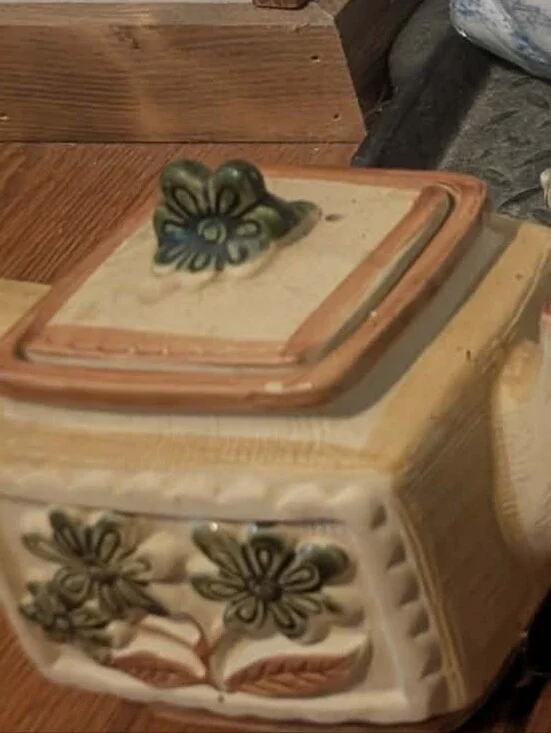 Ceramic Floral Trinket Box in Cream and Olive