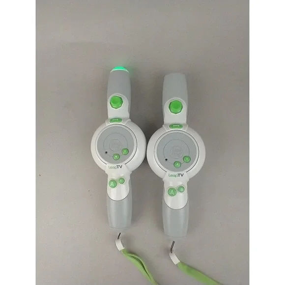 LeapFrog LeapTV Wireless‎ Transforming Controllers Set of 2 White Green Motion