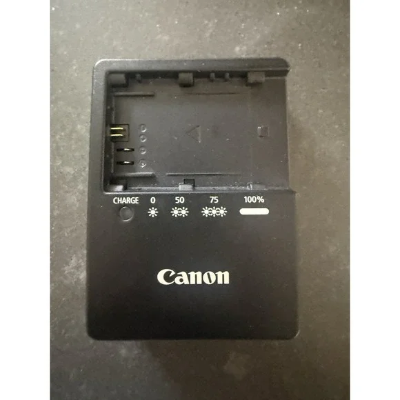 Canon LC-E6 Battery Charger for LP-E6 EOS Camera AC100-240V DC8.4V