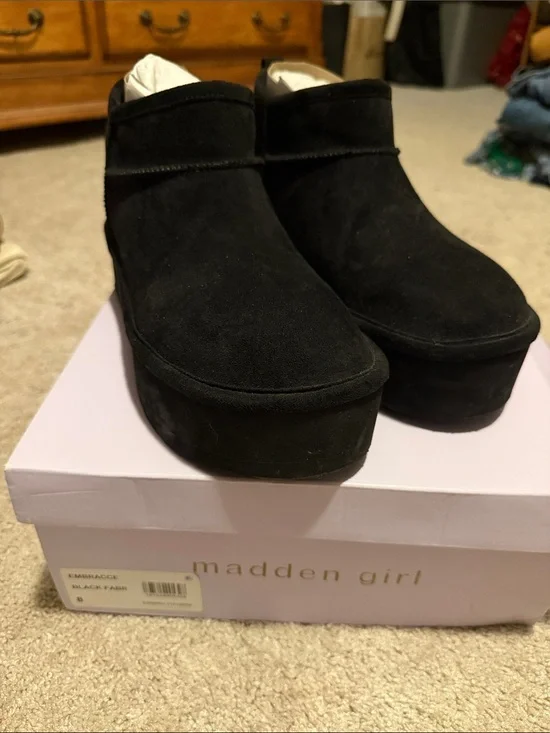 Madden Girl Black Suede Platform Ankle Boots Size 8