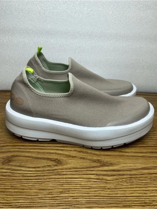 OOFOS OOmega eeZee Low Women's Recovery Slip-On Shoe Nomad Size 9