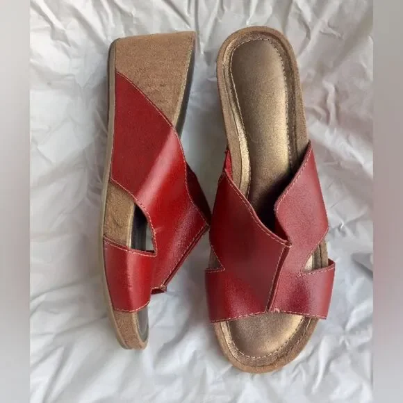 Comfort Plus by Predictions Red Sandals Size 9