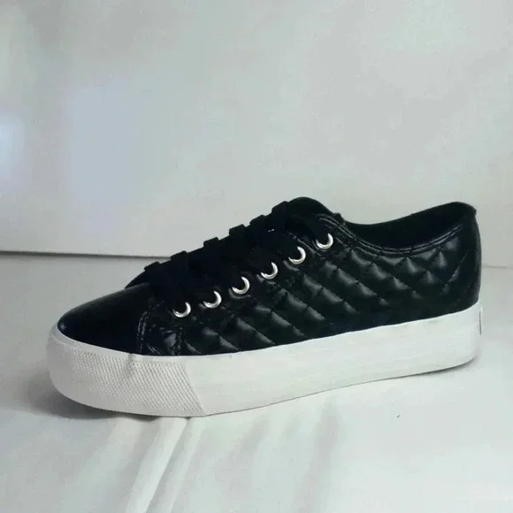 Mudd Beyley lace up platform sneaker