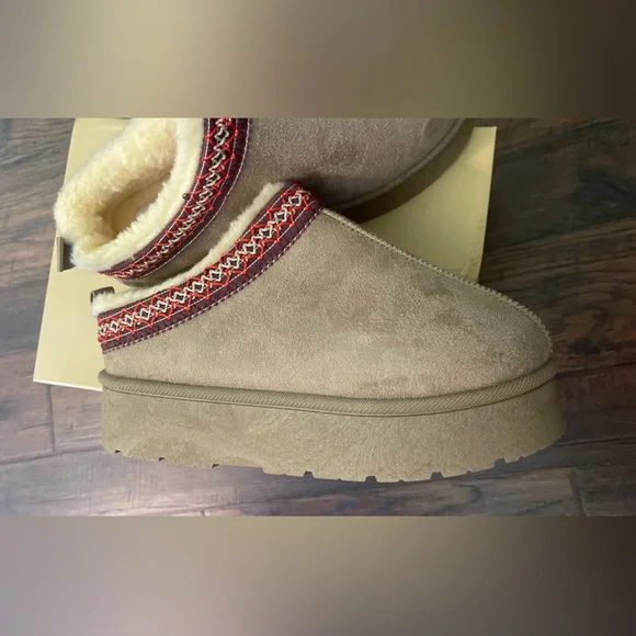 New in the box Tan Slip-On  platform clogs with Red Pattern
